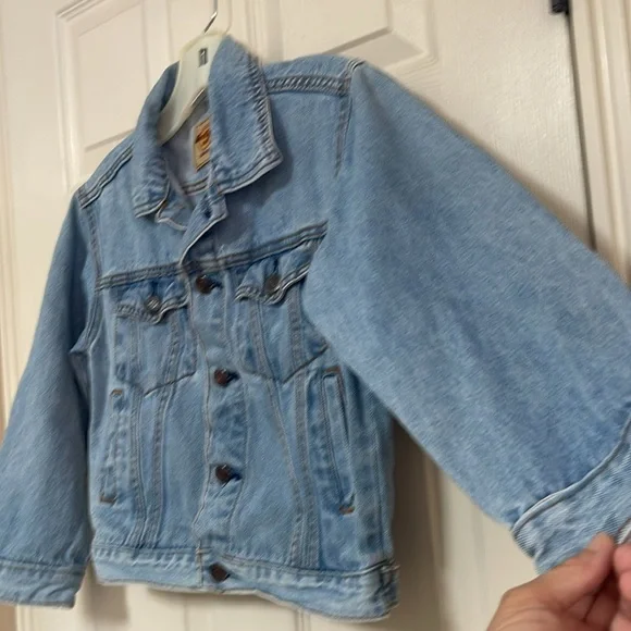 Hard Rock Cafe New York vintage blue jean jacket. Size 8